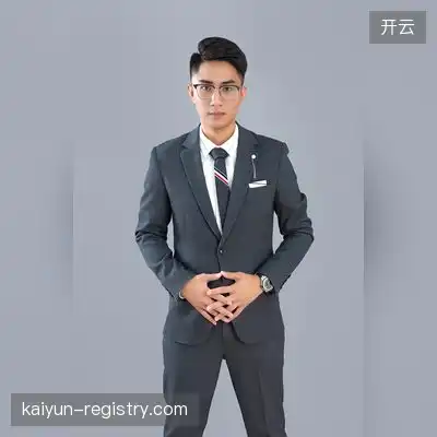曲彤